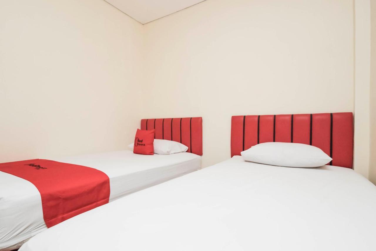 RedDoorz Plus @ Jalan Pemuda Dżakarta Zewnętrze zdjęcie