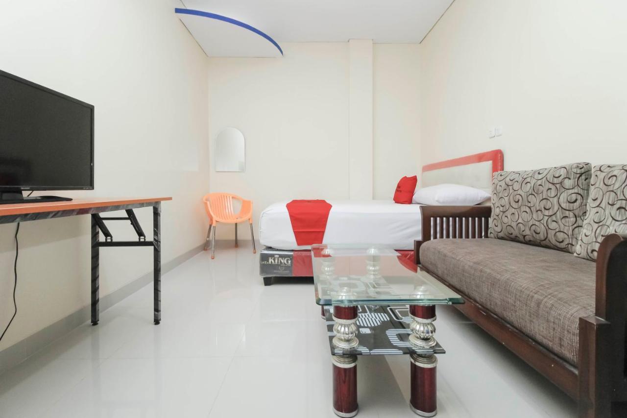 RedDoorz Plus @ Jalan Pemuda Dżakarta Zewnętrze zdjęcie